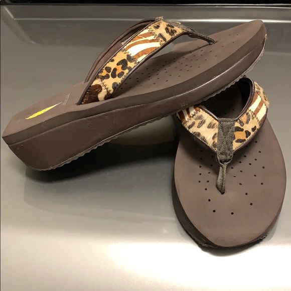 Volatile Flip Flops
